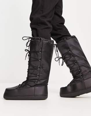 moon boots black