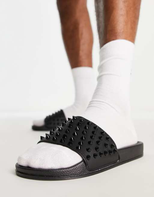 Truffle Collection - Imitatieleren slippers met studs in zwart