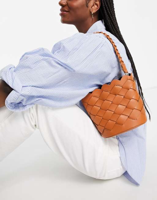 Truffle Collection - Kleine bucket tas met geweven detail in bruin