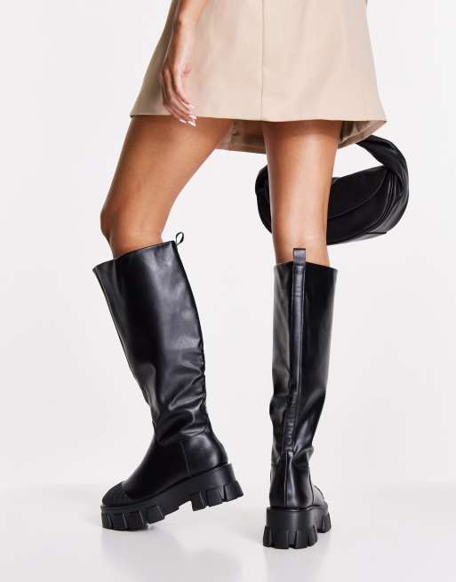 Truffle Collection – Kniehohe Stiefel zum Überziehen in Schwarz mit dicker Sohle, weite Passform, 2 von 4
