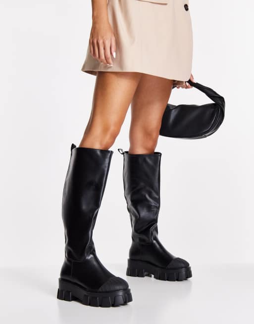 Truffle Collection – Kniehohe Stiefel zum Überziehen in Schwarz mit dicker Sohle, weite Passform, 4 von 4