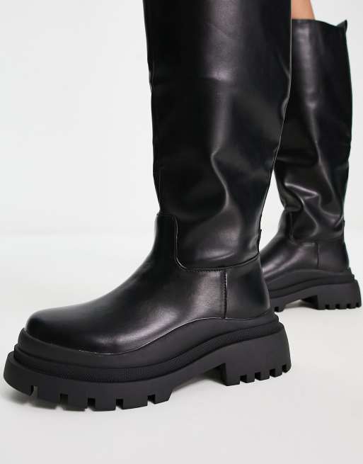Truffle Collection – Kniehohe Stiefel zum Überziehen in Schwarz mit dicker Sohle, 3 von 4