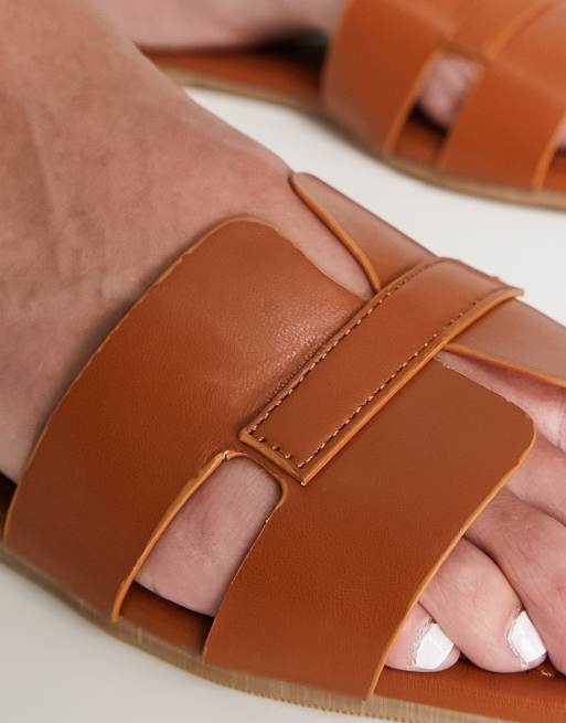 Truffle Collection – Ljusbruna tofflor med bred passform, 3 av 4
