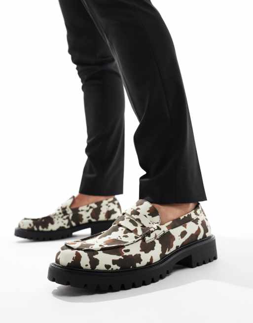 Truffle Collection – Loafersy penny na grubej podeszwie w krowie łaty
