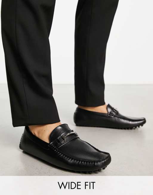 Truffle Collection - Moccassins van imitatieleer met brede pasvorm en metalen detail in zwart