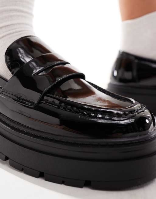 Truffle Collection – Penny-Loafer in schwarzer Lackoptik mit dicker Sohle, 3 von 4