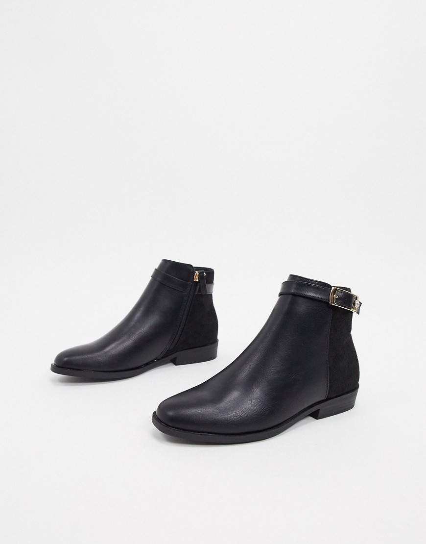 Truffle Collection - Platte Chelsea boots met gesp in zwart