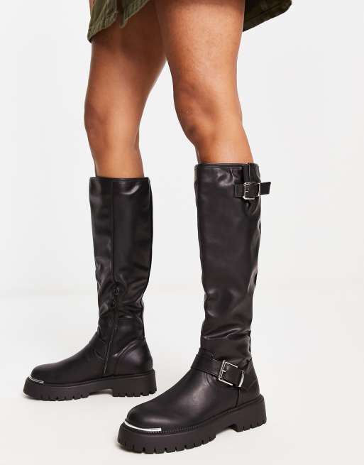 Truffle Collection Reiterstiefel aus schwarzem Kunstleder mit dicker Sohle ASOS