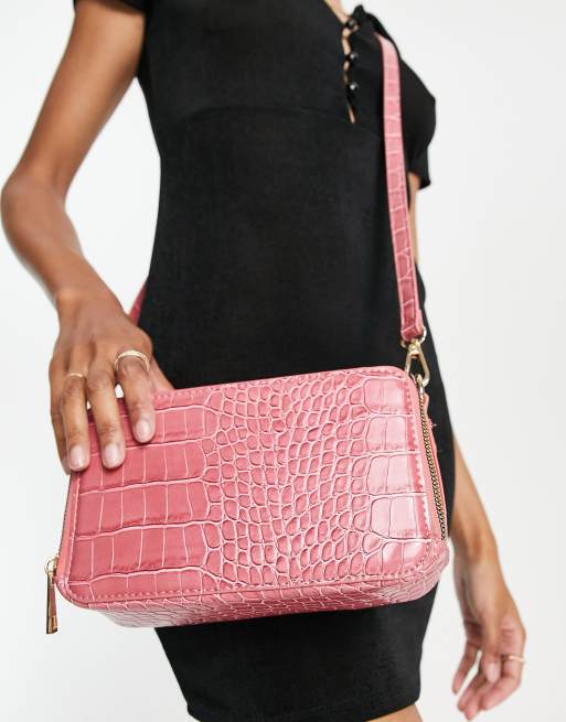 Truffle Collection Sac cam ra imitation croco Rose ASOS