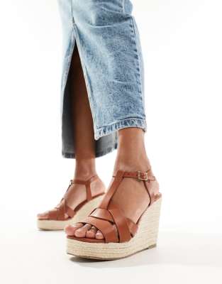 Truffle Collection - Sandalen in Hellbraun mit Jute-Keilabsatz