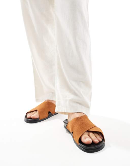 Truffle Collection - Sandalen met gekruiste banden in lichtbruin