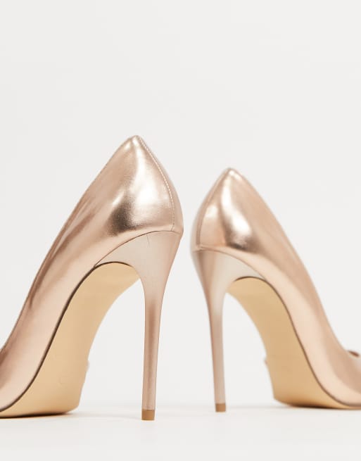 scarpe a punta dorate