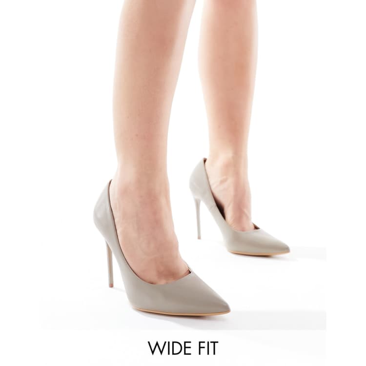 Truffle Collection Scarpe decollete con tacco alto a pianta larga color tortora ASOS