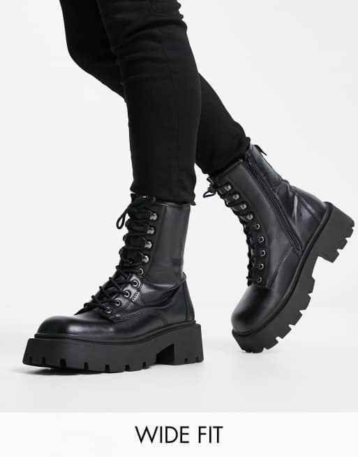 Truffle Collection Schnurstiefel aus Kunstleder in Schwarz mit eckiger Zehenpartie und dicker Sohle weite Passform ASOS