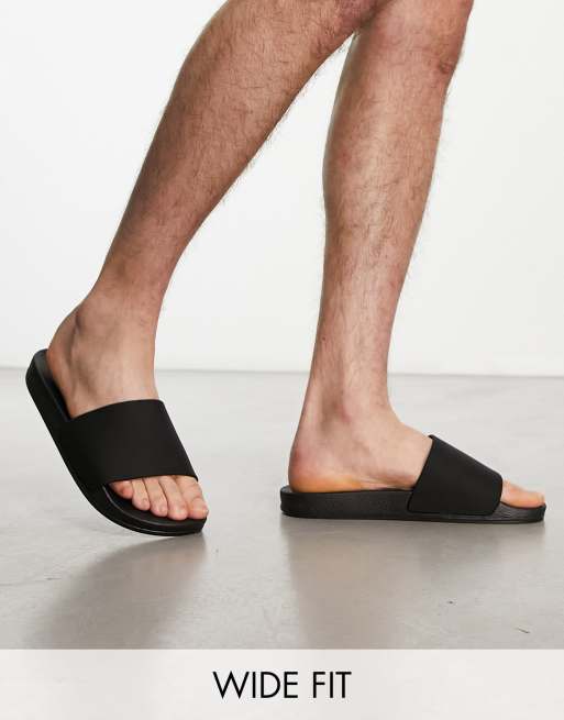 Truffle Collection - Slippers met brede pasvorm van imitatieleer in zwart