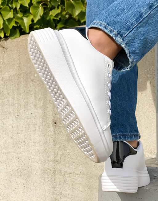 Truffle Collection - Sneakers met dikke zool in wit met zwart hielstuk, 2 van 4