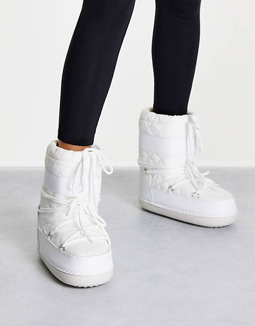 Truffle Collection snow boots in white