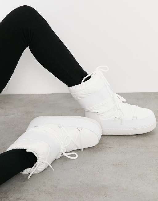 White hot sale snow boots