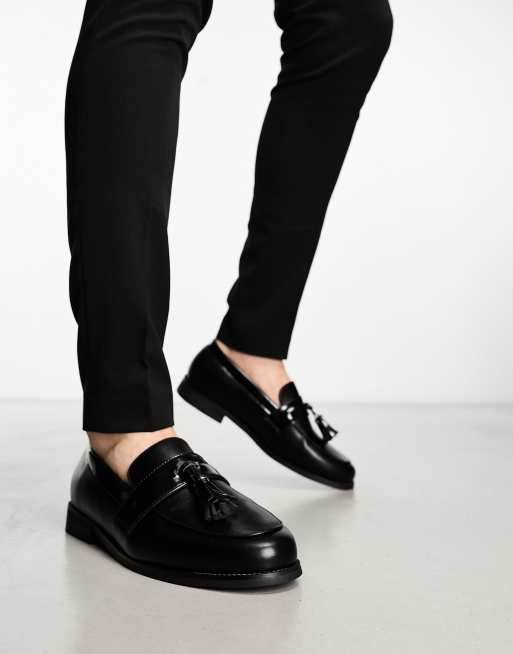 Truffle Collection - Sorte loafers i imiteret læder med kvaster