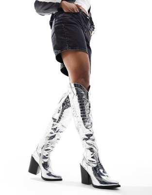 Truffle Collection - Spitze Overknee-Cowboystiefel in Kroko-Silber