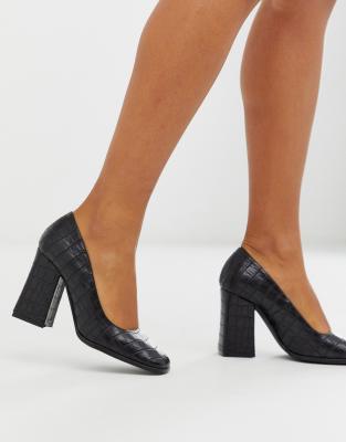 square toe block heel shoes