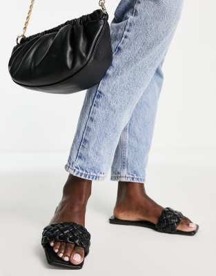 TRUFFLE COLLECTION WOVEN SQUARE TOE FLAT SLIDERS IN BLACK
