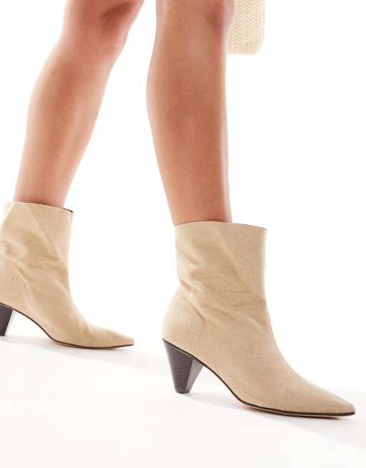 Truffle Collection Stivaletti con tacco a cono color sabbia ASOS
