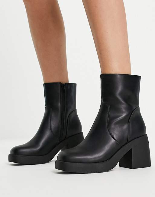 Truffle Collection – Svarta ankelboots med fyrkantig tå och klackar