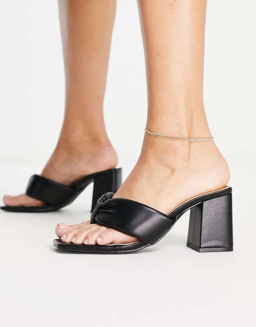 Toe best sale post mules