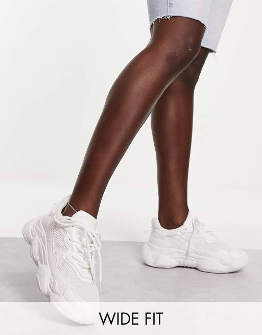 Truffle Collection – Vita grova sneakers i löparstil med bred passform