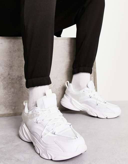 Truffle Collection – Vita/naturvita sneakers med grov sula