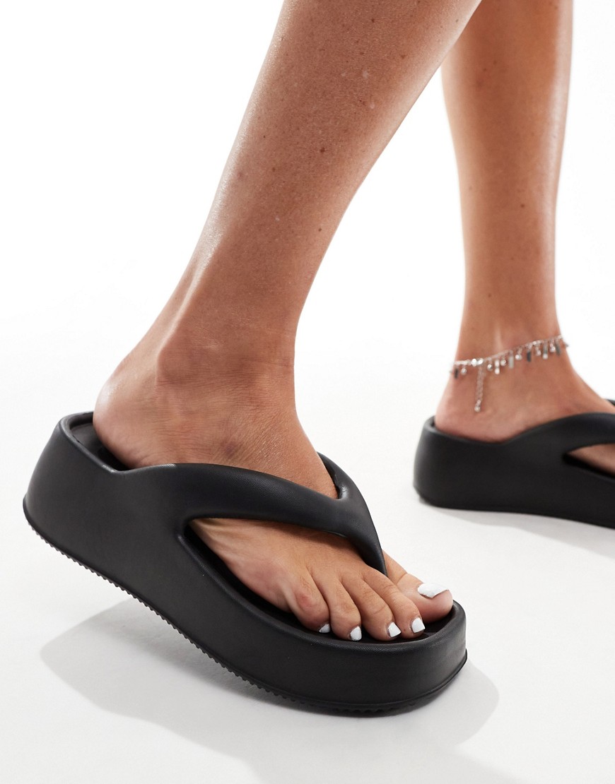 wedge thong toe pool sandals in black