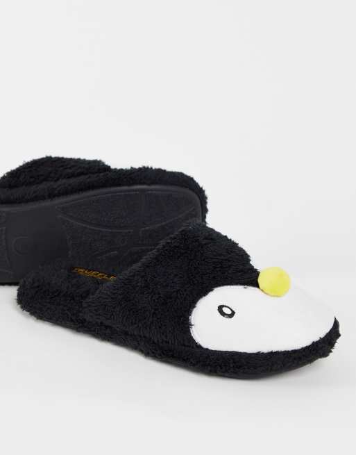 Truffle Collection – Weihnachtliche Pantoffeln im Pinguin-Design in Schwarz, 3 von 4