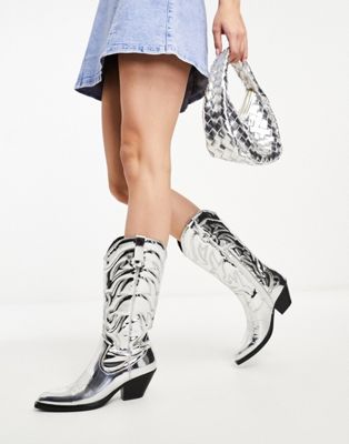 Truffle collection western boots in silver