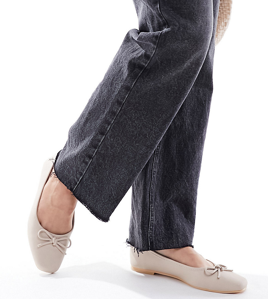 Truffle Collection Wide Fit Bow Detail Ballet Flats In Beige-neutral