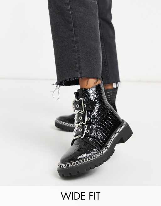 Croc hot sale buckle boots