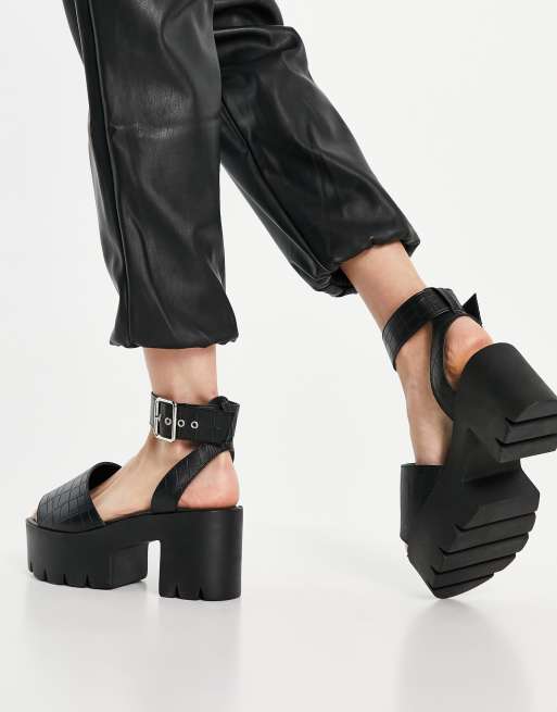 Wide fit best sale chunky heels