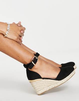 wide closed toe wedges