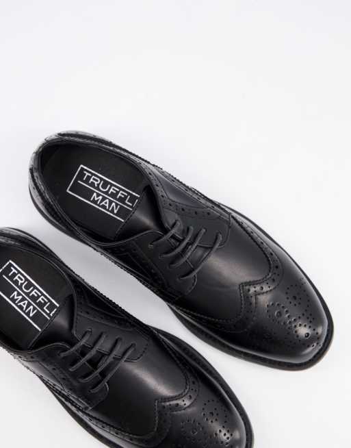 Truffle Collection Wide Fit – Czarne sznurowane brogsy na szeroką stopę, 3 z 4