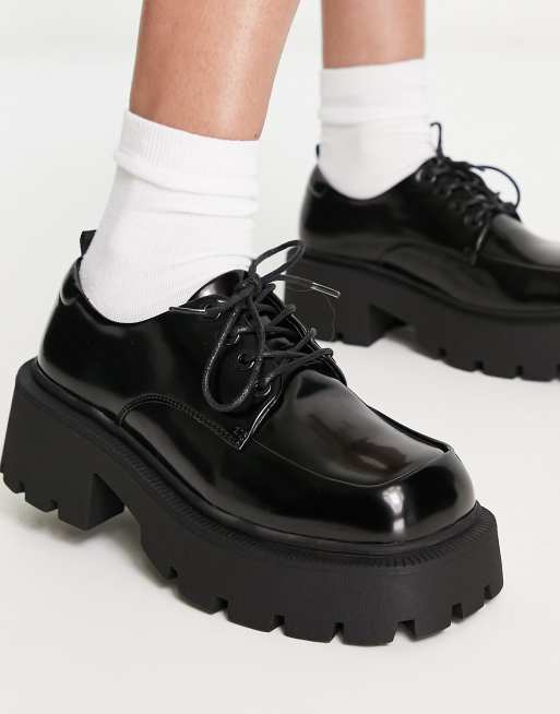 Truffle Collection Wide Fit – Czarne sznurowane buty na grubej podeszwie, 2 z 4