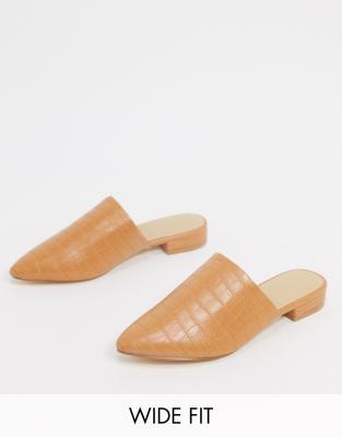 tan pointed flats
