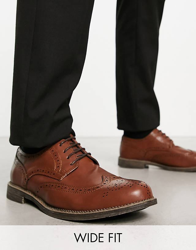 Truffle Collection - wide fit formal lace up brogues in tan