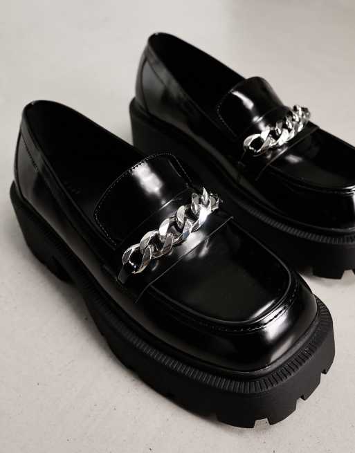 Truffle Collection Wide Fit - Mocassins en similicuir avec chaîne et semelle chunky - Noir, 2 de 4