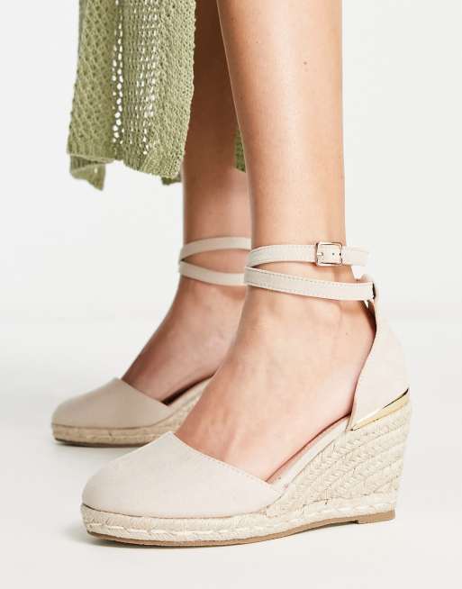 Truffle Collection - Wide Fit - Sko med kilehæl og lukket tå i beige, 4 af 4