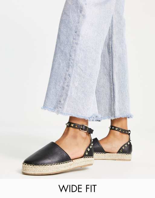 Truffle Collection Wide Fit - Sorte espadriller med ankelremme med nitter