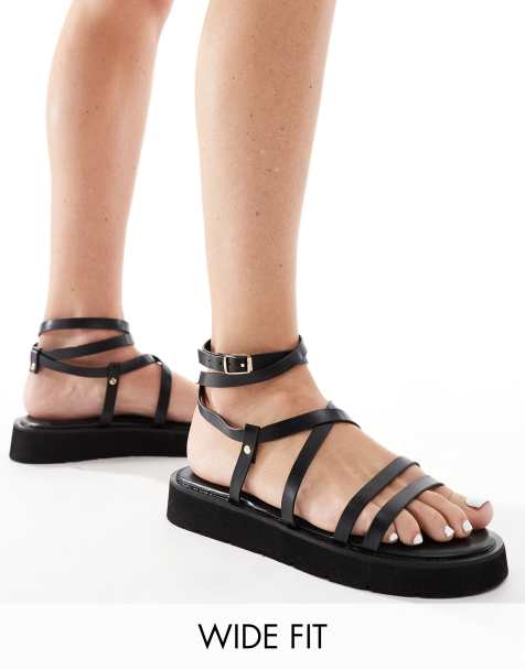 Truffle Collection - Wide fit - Sorte sandaler med ankelstrop - view 1