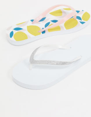 wide fit flip flops