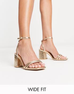 Truffle Collection Wide Fit - Zarte Sandalen in Gold mit eckiger Zehenpartie, Blockabsatz und weiter Passform-Goldfarben