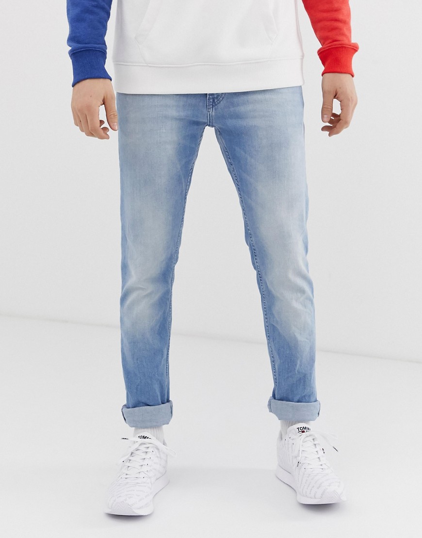 Tætsiddende scanton jeans i lys vask fra Tommy Jeans-Blå