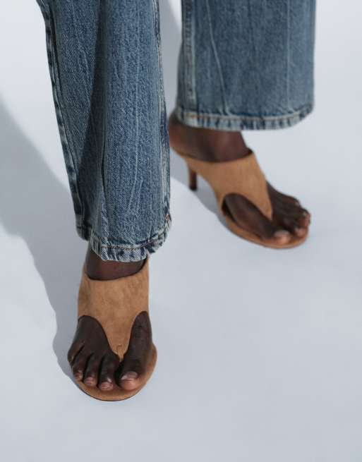 TTYA LAB - sandalias de dedo de tacón medio en topo, 3 de 4